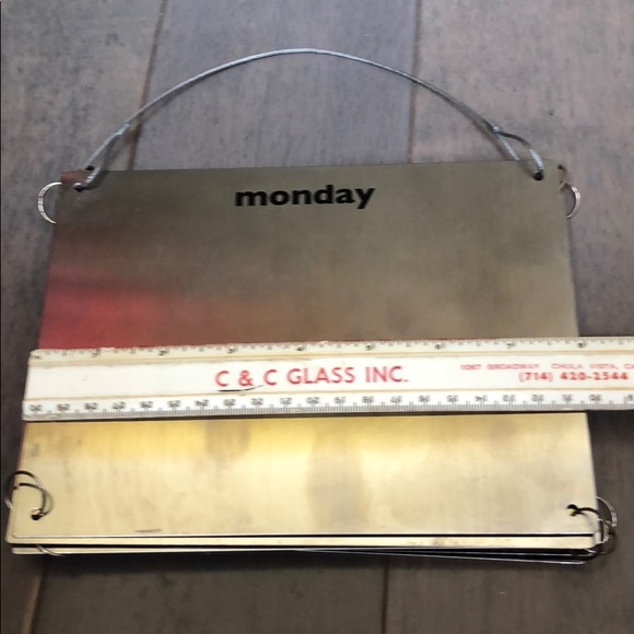 Metal magnetic wall hanging for organizing! - Picture 2 of 5